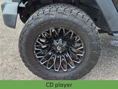 Used 2017 Jeep Wrangler Unlimited Sport w/ Quick Order Package 23S AWD/4WD image 12