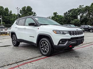 Used 2025 Jeep Compass Trailhawk AWD/4WD video 1