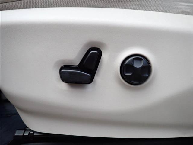 Used 2019 Chrysler Pacifica Touring-L FWD image 15