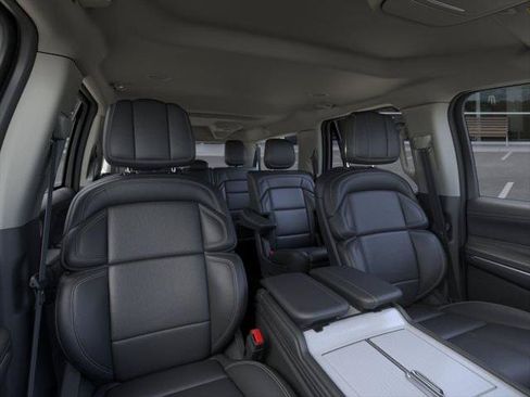 New 2026 Lincoln Navigator L Premier AWD/4WD image 10