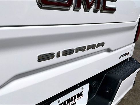 Used 2019 GMC Sierra 1500 AT4 w/ AT4 Premium Package image 8