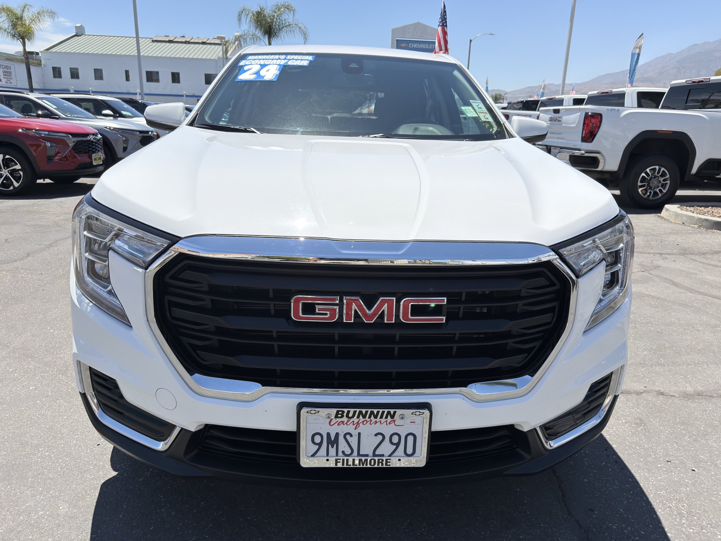 Used 2024 GMC Terrain SLE FWD image 43