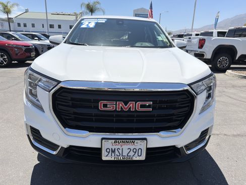 Used 2024 GMC Terrain SLE FWD image 43