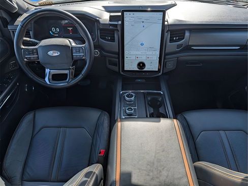 Used 2023 Ford Expedition Platinum image 15