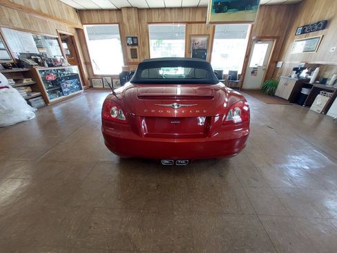 Used 2005 Chrysler Crossfire Limited RWD image 9