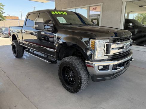 Used 2019 Ford F250 XLT w/ XLT Premium Package AWD/4WD image 2