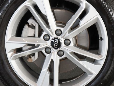 Used 2023 Audi Q3 2.0T Premium w/ Convenience Package image 7