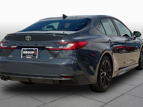 Used 2025 Toyota Camry SE image 12