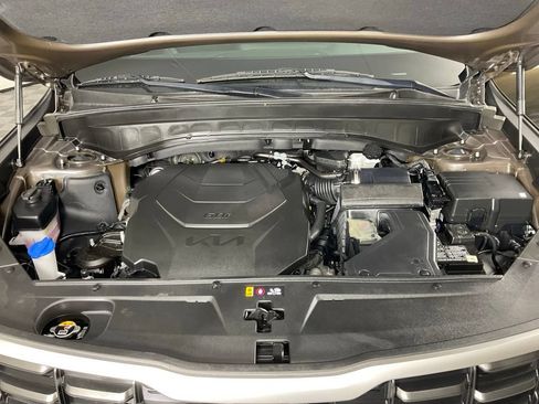 Used 2024 Kia Telluride S w/ S Sunroof Package FWD image 9