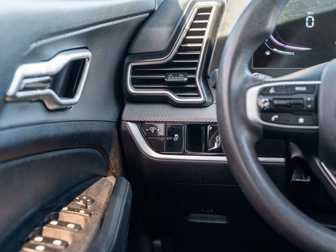 Used 2023 Kia Sportage LX image 26