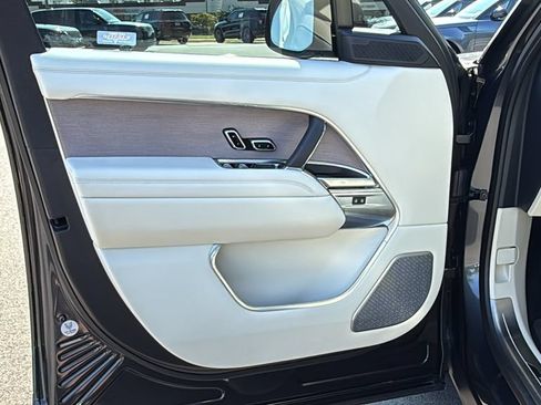 Certified 2025 Land Rover Range Rover Autobiography AWD/4WD image 8