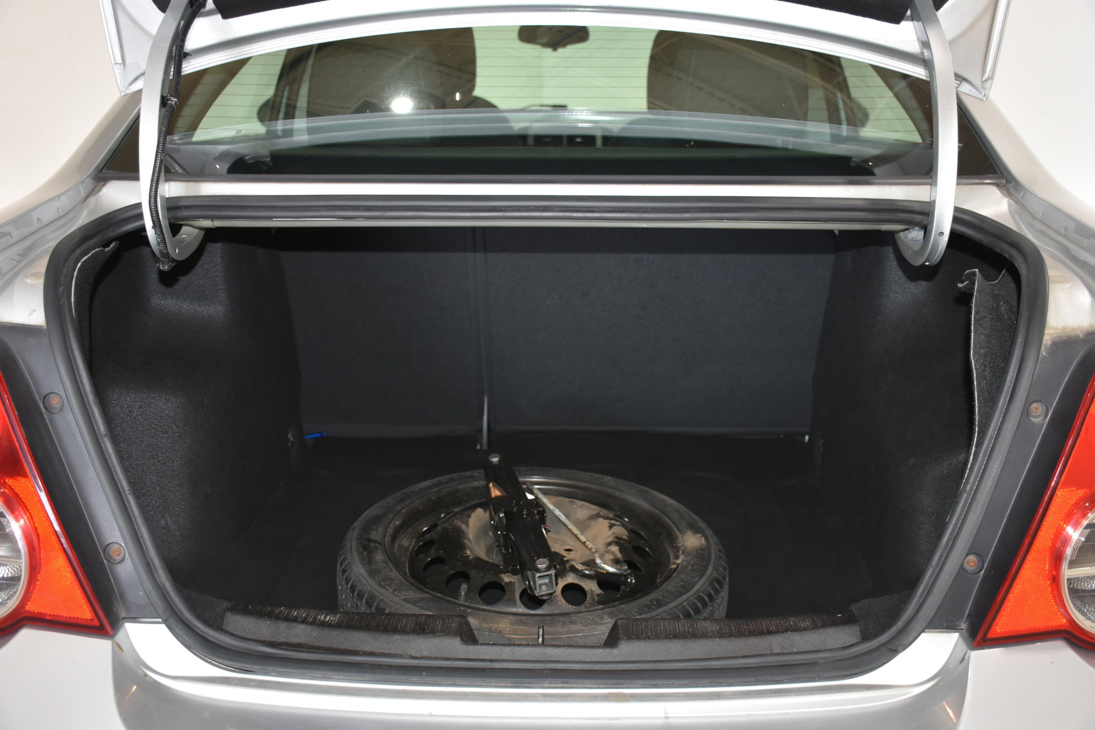 Used 2013 Chevrolet Sonic LT w/ Wheels and Fog Lamp Package FWD image 26