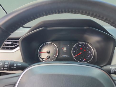 Used 2019 Toyota RAV4 XLE Premium image 11