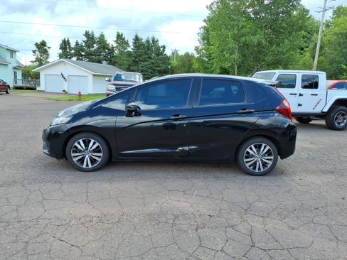 Used 2017 Honda Fit EX image 2
