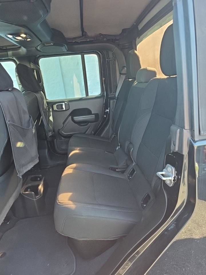 Used 2022 Jeep Gladiator Sport AWD/4WD image 12
