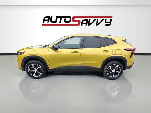 Used 2024 Chevrolet Trax RS w/ Driver Confidence Package FWD image 4