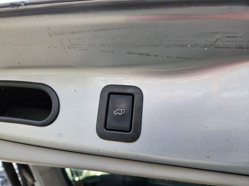 Used 2016 Toyota Highlander XLE image 16