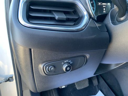 Used 2018 Chevrolet Equinox LT image 13