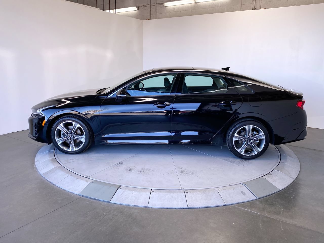 Used 2023 Kia K5 EX w/ EX Premium Package FWD image 2