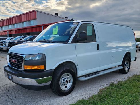 Used 2023 GMC Savana 2500 w/ Driver Convenience Package image 13