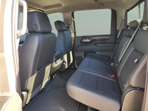 New 2026 GMC Sierra 3500 SLT w/ SLT Convenience Package image 21