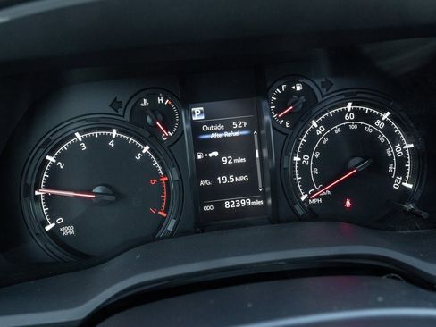 Used 2021 Toyota 4Runner SR5 Premium image 11