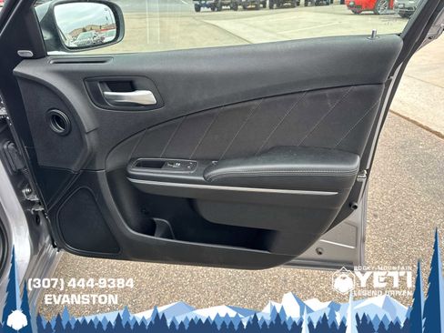 Used 2016 Dodge Charger SXT image 11