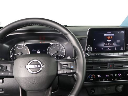 Used 2025 Nissan Rogue SV image 16