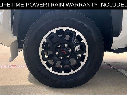 Used 2025 Toyota Tacoma TRD Off-Road AWD/4WD image 10
