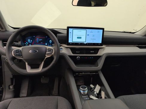 Used 2025 Ford Explorer Active RWD image 5