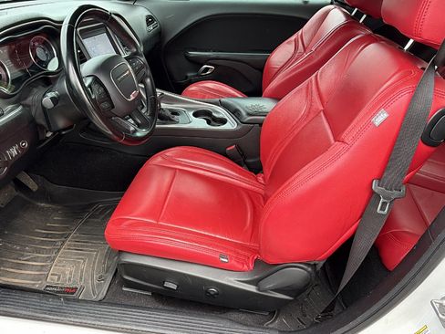 Used 2020 Dodge Challenger SXT RWD image 16