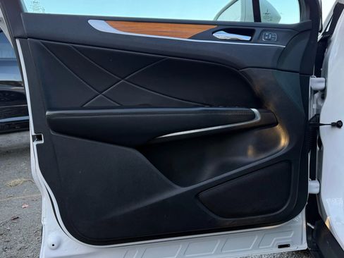 Used 2019 Lincoln MKC Reserve w/ MKC Climate Package image 16