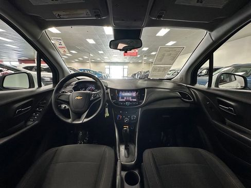 Used 2020 Chevrolet Trax LS image 24