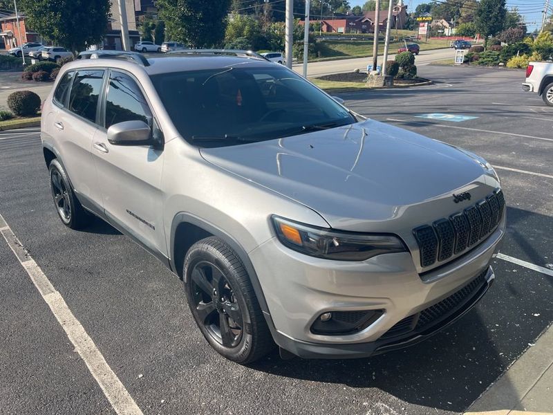 Certified 2020 Jeep Cherokee Latitude Plus image 1