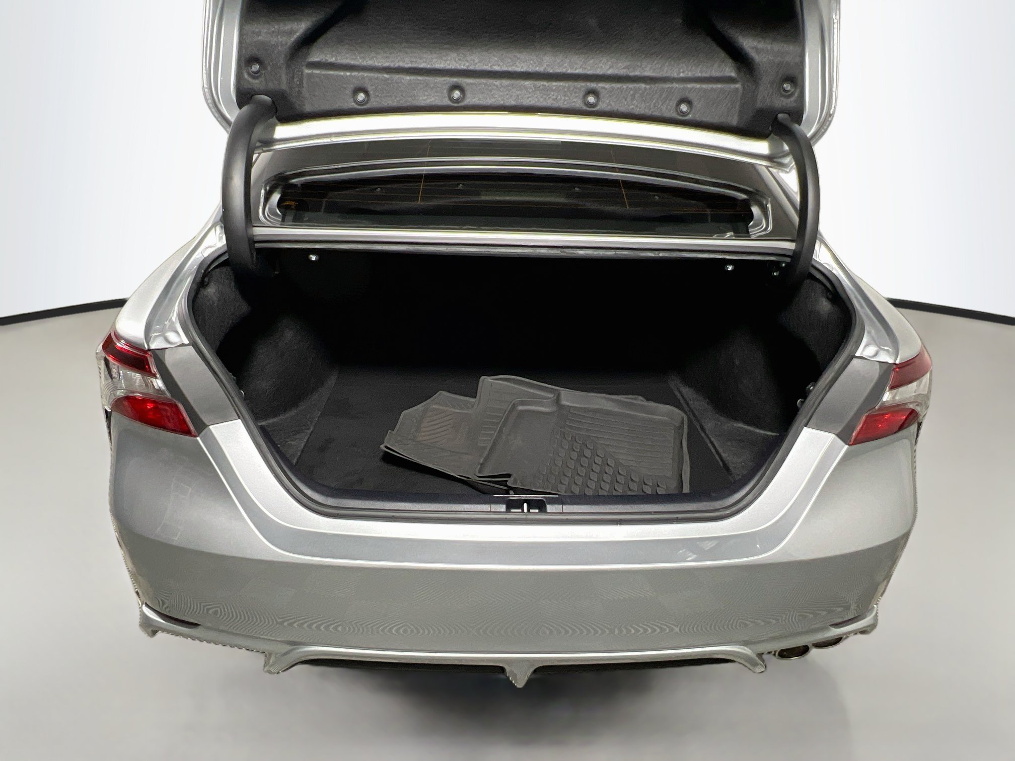 Used 2024 Toyota Camry SE FWD image 33
