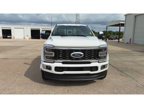 Used 2026 Ford F450 Platinum w/ Platinum Plus Package AWD/4WD image 3
