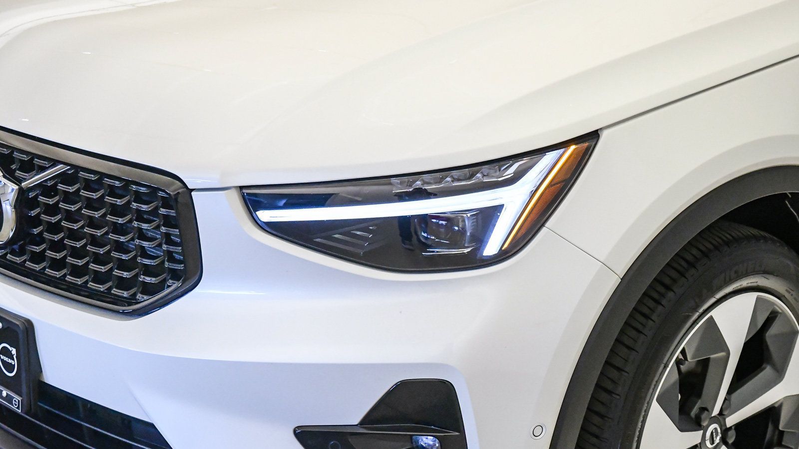 Certified 2026 Volvo XC40 B5 Plus AWD/4WD image 9