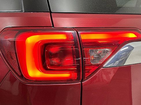 Used 2017 GMC Acadia SLT image 34