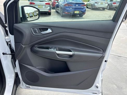 Used 2014 Ford Escape SE w/ Equipment Group 201A FWD image 25