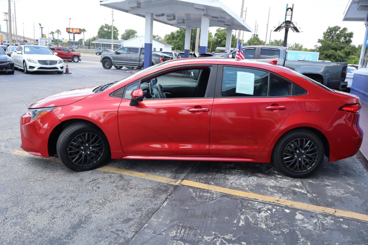 Used 2021 Toyota Corolla LE FWD image 6