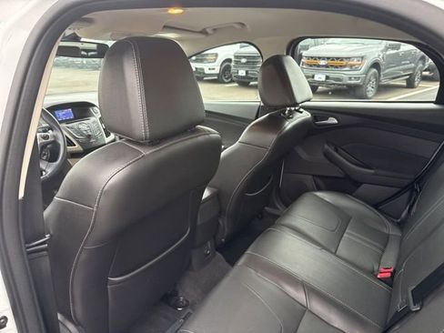 Used 2012 Ford Focus SEL image 21