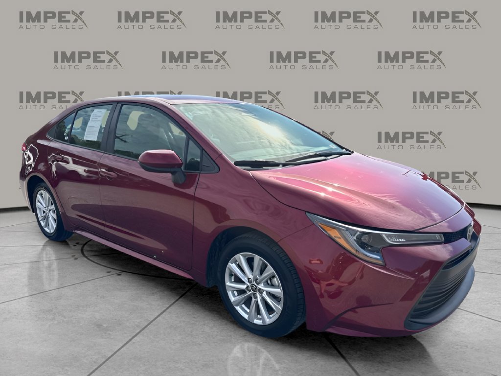 Used 2025 Toyota Corolla LE w/ LE Premium Package FWD image 7