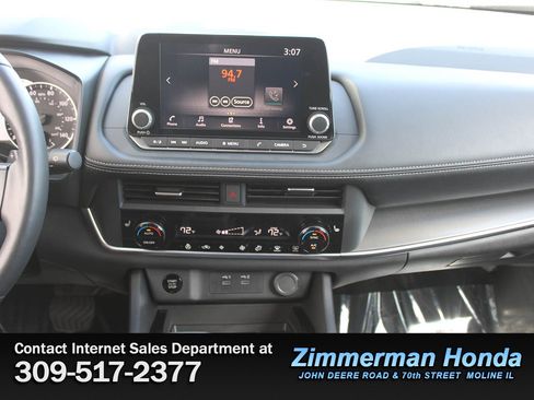 Used 2024 Nissan Rogue SV w/ SV Premium Package AWD/4WD image 17