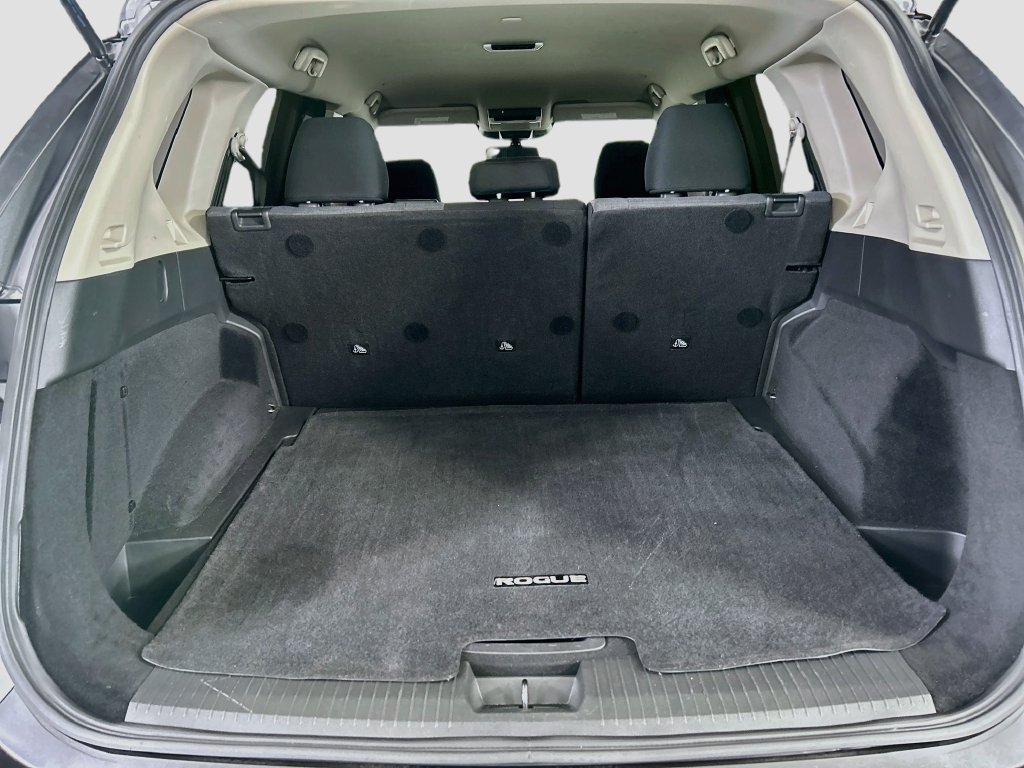 Used 2023 Nissan Rogue SV FWD image 26