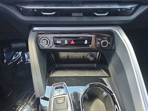 Used 2025 Audi Q5 Premium w/ Convenience Package AWD/4WD image 27