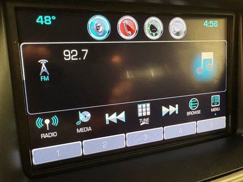 Used 2019 Chevrolet Suburban LT image 32