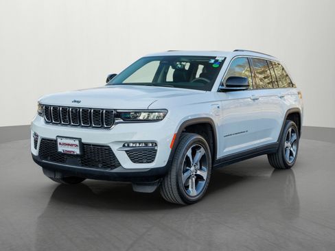 Used 2022 Jeep Grand Cherokee Limited 4xe w/ Luxury Tech Group II image 3