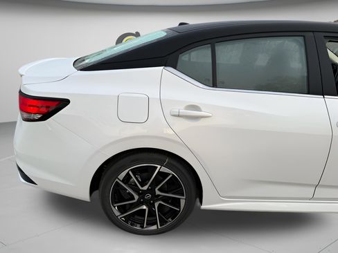 New 2025 Nissan Sentra SR image 23