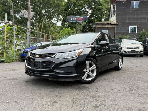 Used 2017 Chevrolet Cruze LS FWD image 5