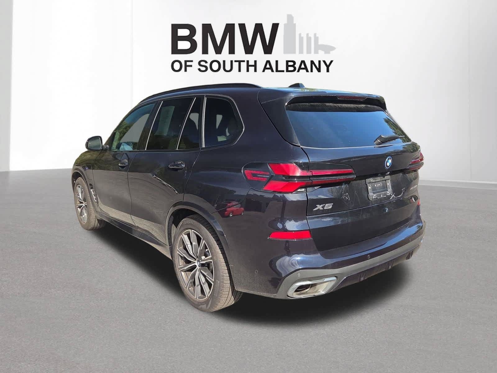 Used 2025 BMW X5 xDrive50e w/ M Sport Package AWD/4WD image 5